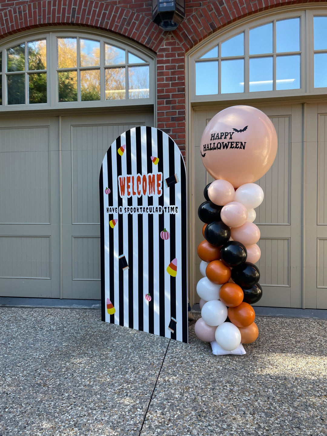 Halloween Balloon Column