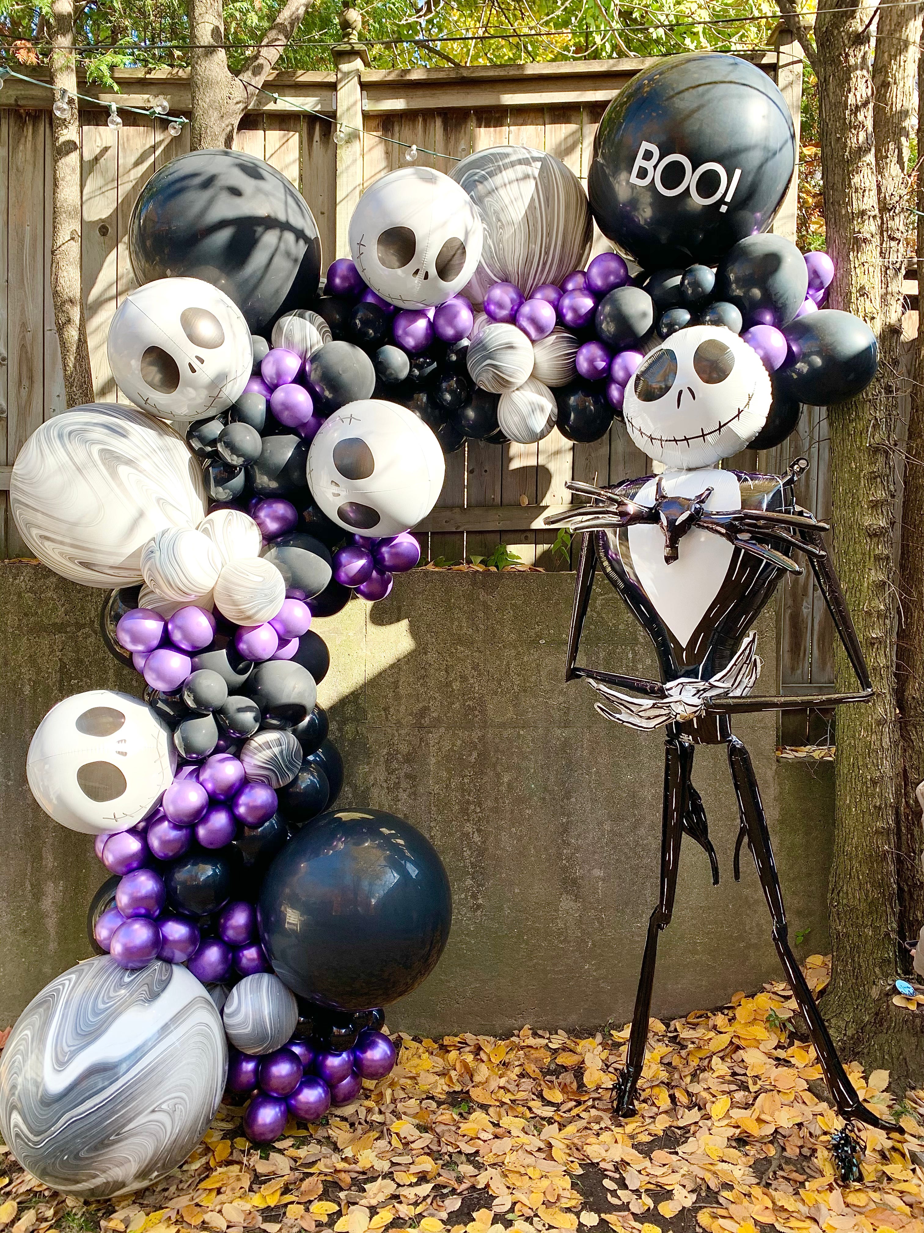BOO and skulls balloon Cluster with 7ft Jack Skellington – T.O. Balloons