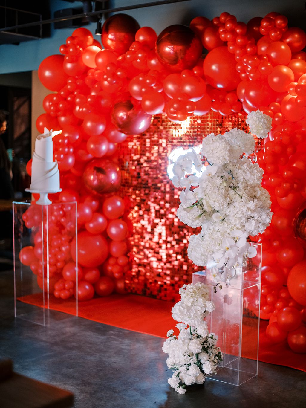 Red Carpet Theme : Shimmer Wall, Balloon Cluster, Red Carpet + LED Sign